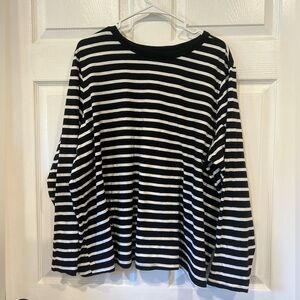 Old Navy Black and White Striped Long Sleeve Tee